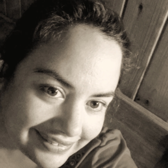 Meet your Posher, Sabrina - Picture 1 of 1